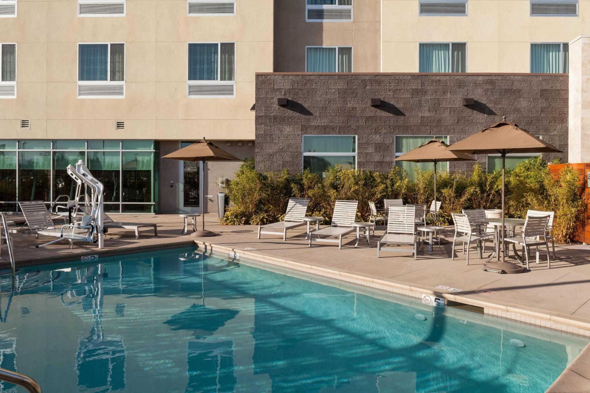 Courtyard By Marriott San Jose North/ Silicon Valley Exterior foto